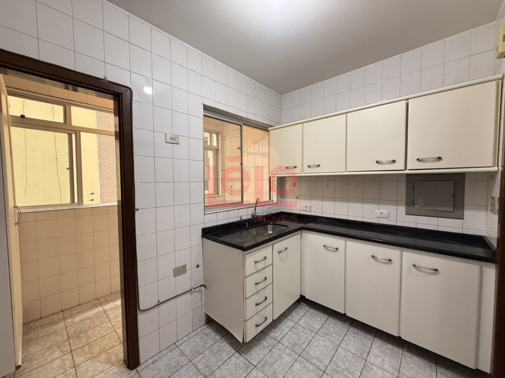 Apartamento para locacao no Zona 07 em Maringa com 130,33m² por R$ 2.000,00