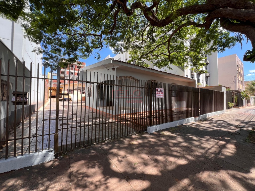 Casa Residencial para locacao no Zona 07 em Maringa com 273m² por R$ 2.200,00