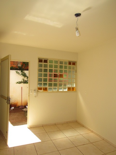 Casa Residencial para locacao no Zona 07 em Maringa com 70m² por R$ 1.150,00
