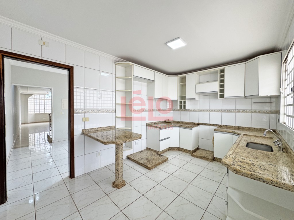 Sobrado para locacao no Parque Lagoa Dourada em Maringa com 168,54m² por R$ 2.800,00