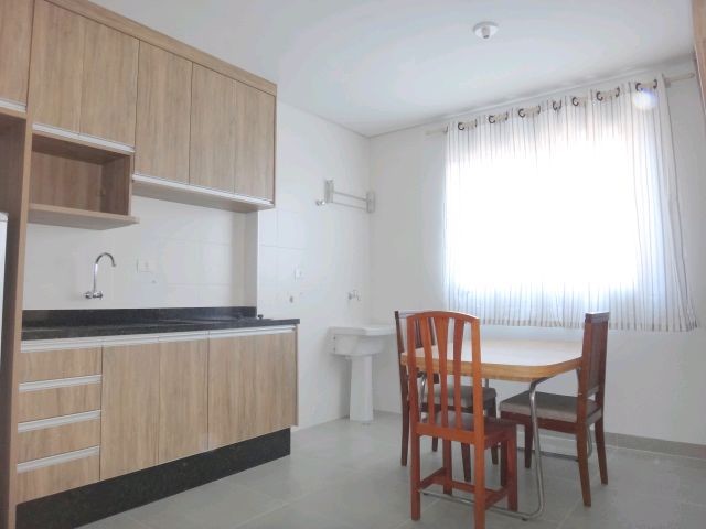 Apartamento para locacao no Zona 07 em Maringa com 67,78m² por R$ 1.800,00