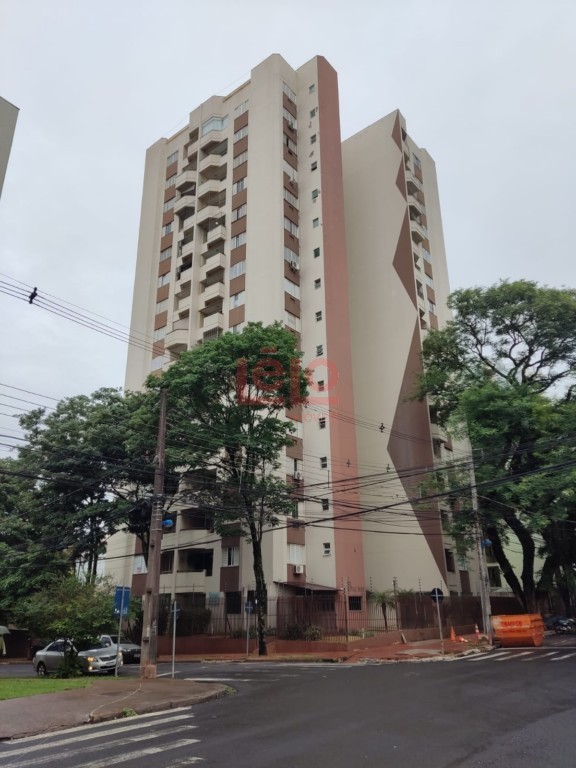 Apartamento para locacao no Zona 07 em Maringa com 144,24m² por R$ 1.800,00