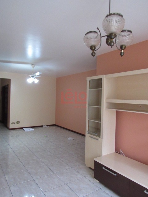 Apartamento para locacao no Zona 07 em Maringa com 144,24m² por R$ 1.800,00