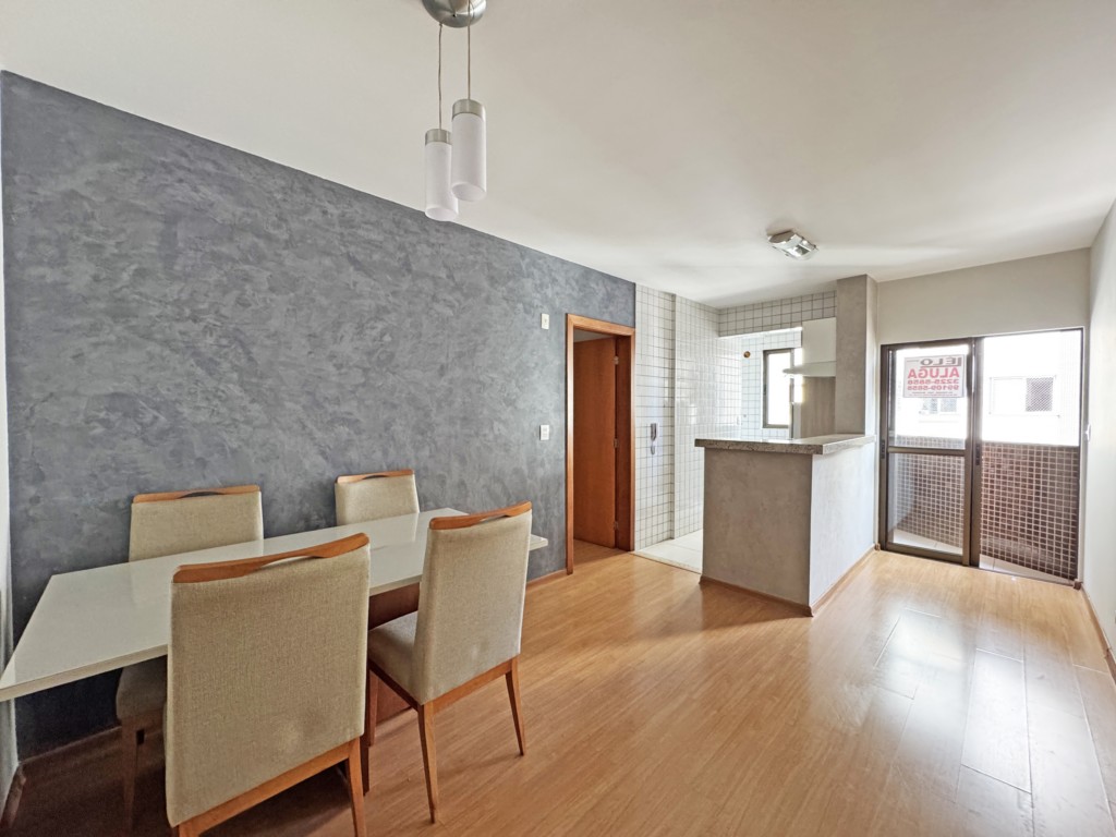 Apartamento para locacao no Novo Centro em Maringa com 105m² por R$ 2.000,00