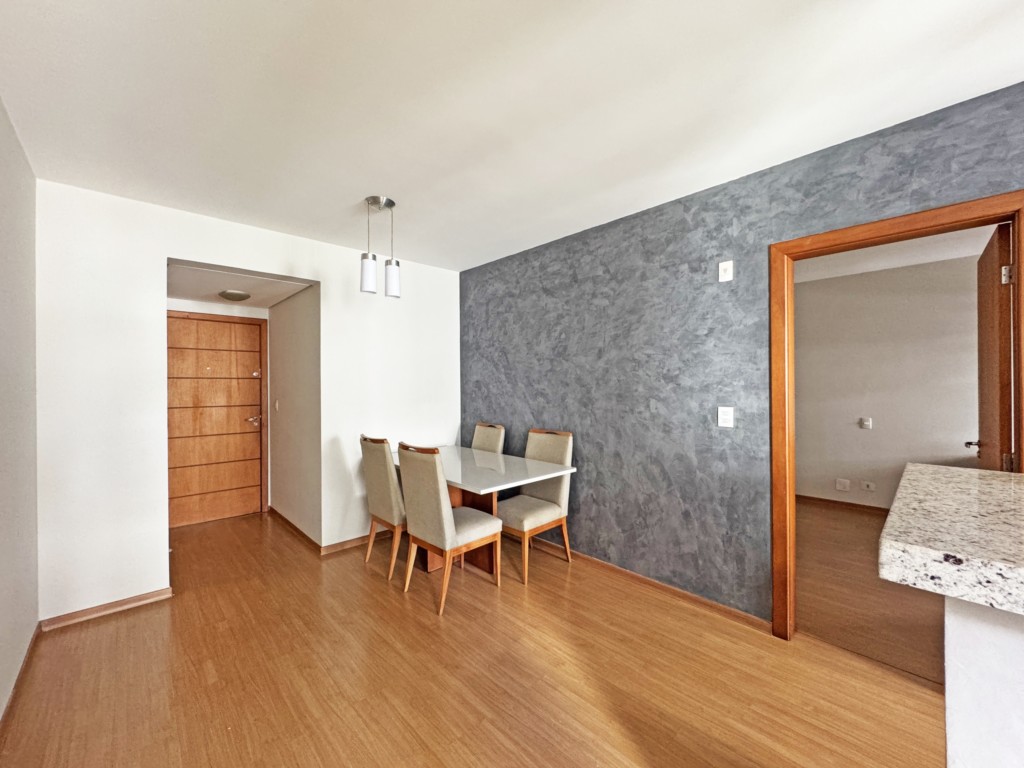 Apartamento para locacao no Novo Centro em Maringa com 105m² por R$ 2.000,00