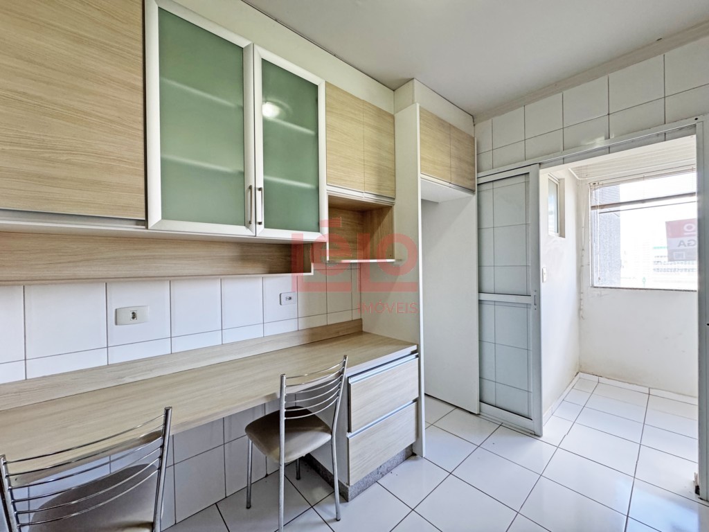 Apartamento para locacao no Zona 07 em Maringa com 122,23m² por R$ 2.500,00