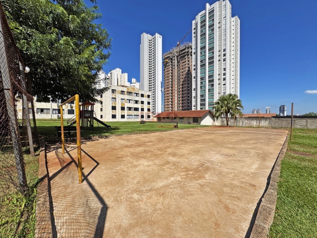 Apartamento para locacao no Zona 08 em Maringa com 77m² por R$ 1.300,00