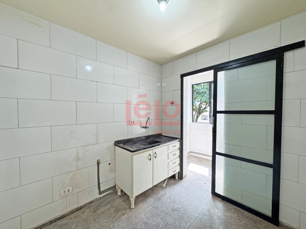 Apartamento para locacao no Zona 08 em Maringa com 77,19m² por R$ 1.300,00