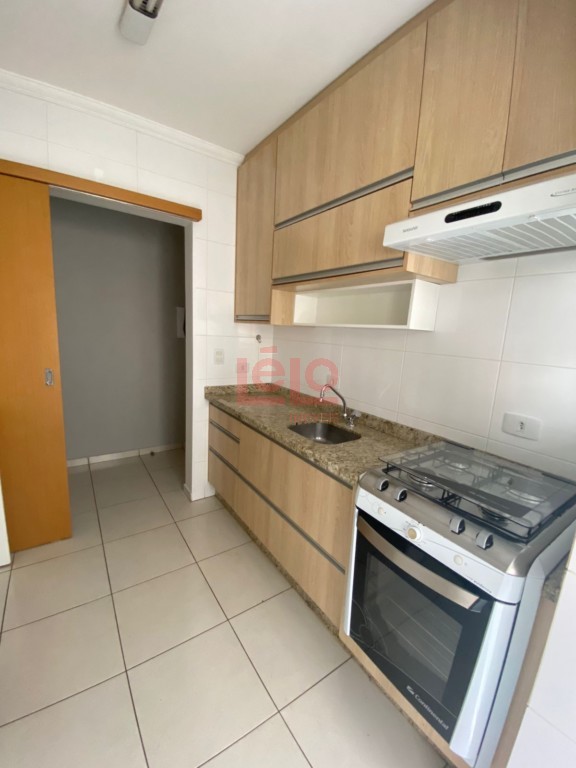 Apartamento para locacao no Zona 07 em Maringa com 124,3m² por R$ 2.100,00