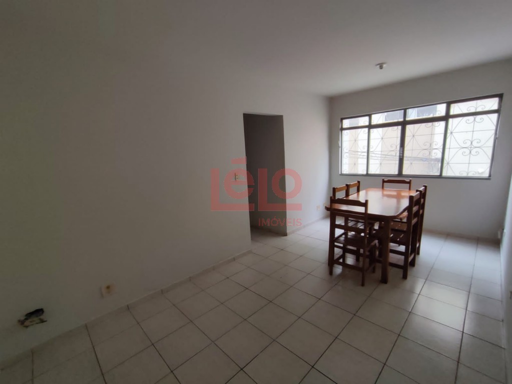 Apartamento para locacao no Zona 07 em Maringa com 99,12m² por R$ 1.500,00