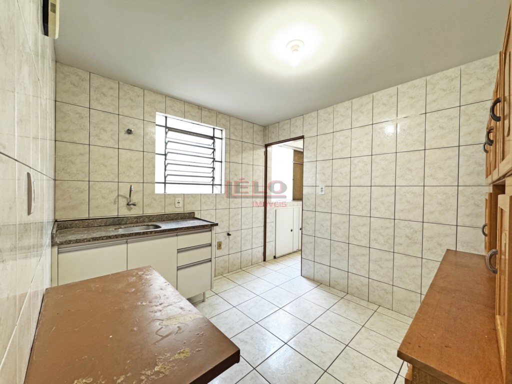 Apartamento para locacao no Zona 07 em Maringa com 101,8m² por R$ 1.500,00