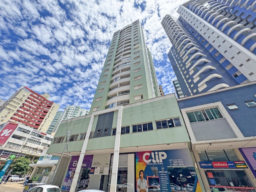 Apartamento para locacao no Novo Centro em Maringa com 138,25m² por R$ 2.800,00
