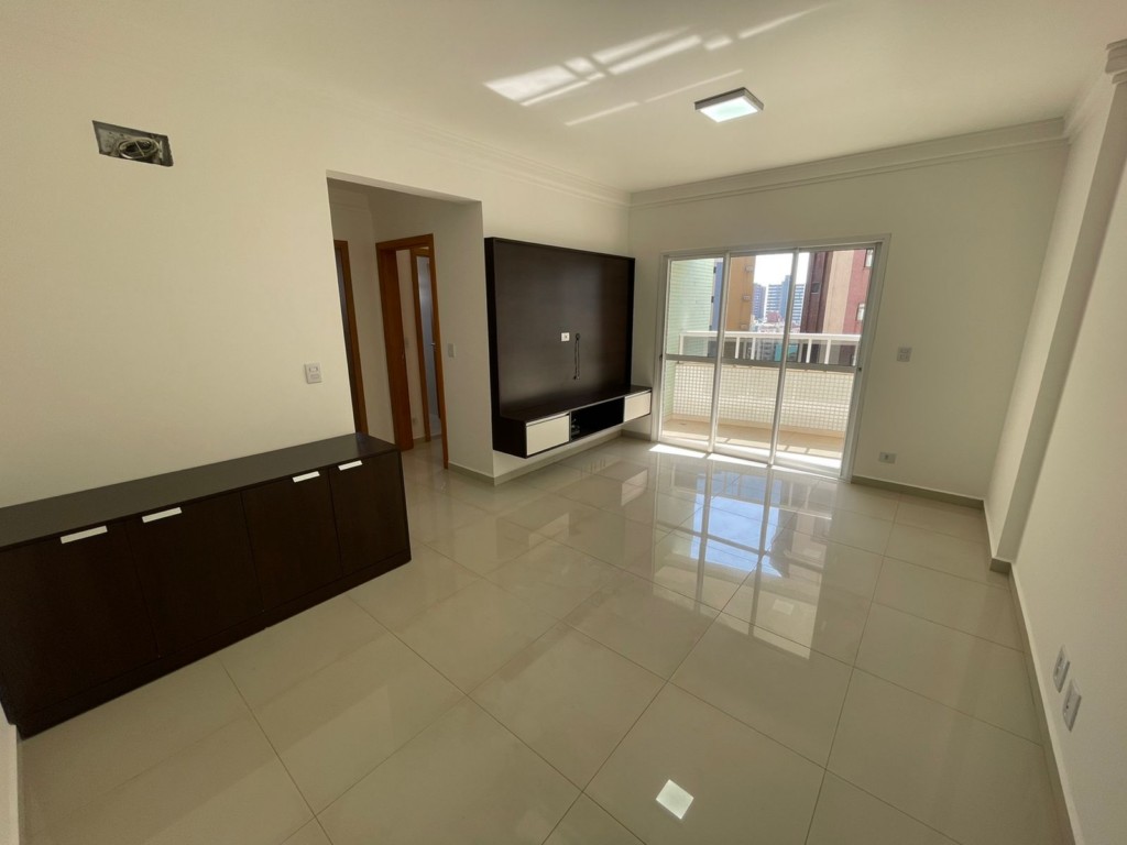 Apartamento para locacao no Novo Centro em Maringa com 138,25m² por R$ 2.800,00