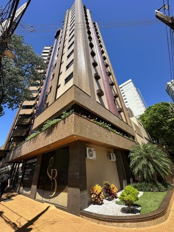 Apartamento para locacao no Zona 07 em Maringa com 185m² por R$ 2.500,00