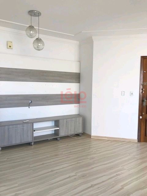 Apartamento para locacao no Zona 07 em Maringa com 169,1m² por R$ 2.400,00