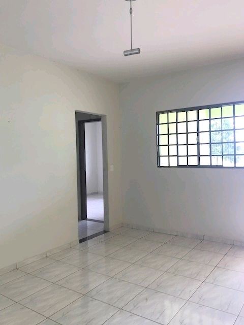 Casa Residencial para locacao no Jardim Tres Lagoas em Maringa com 79,43m² por R$ 1.400,00