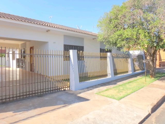 Casa Residencial para locacao no Parque Avenida em Maringa com 68,79m² por R$ 2.500,00