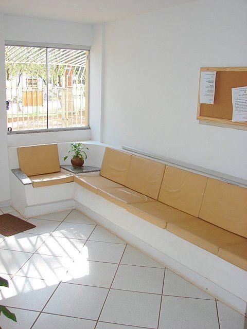 Apartamento para locacao no Zona 07 em Maringa com 77,27m² por R$ 1.100,00