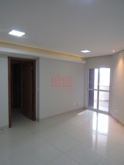 Apartamento para locacao no Zona 01 em Maringa com 121,8m² por R$ 2.900,00