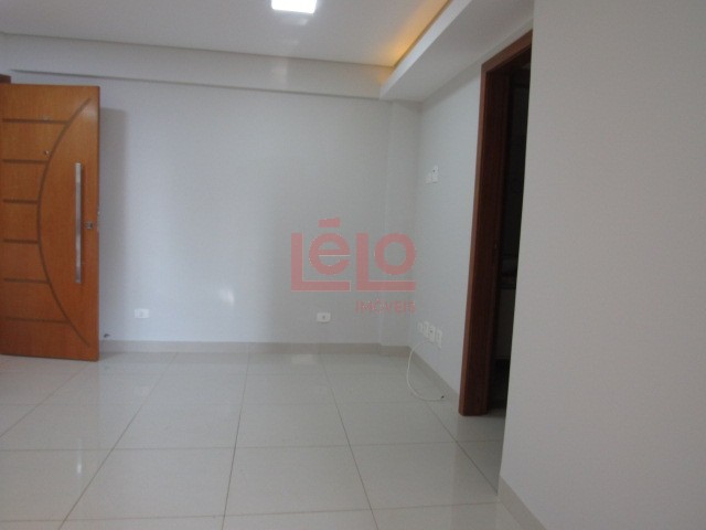 Apartamento para locacao no Zona 01 em Maringa com 121,8m² por R$ 2.900,00