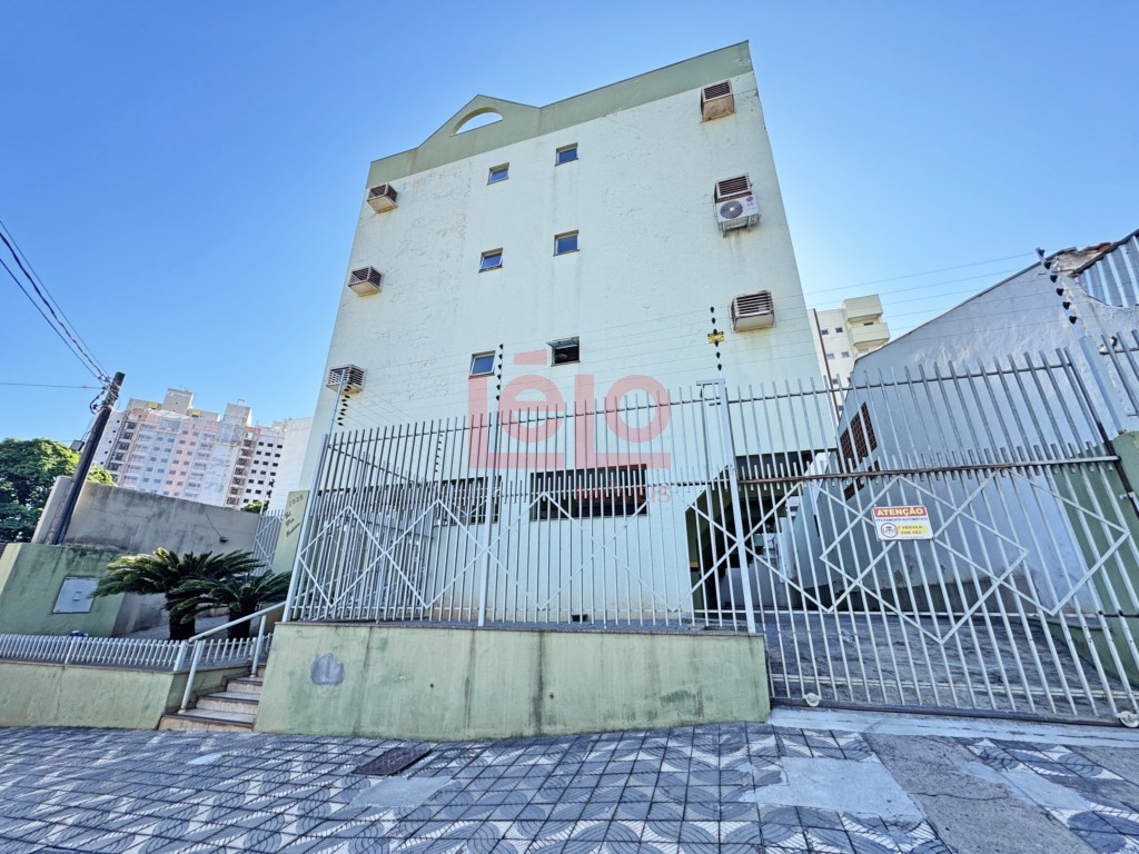 Apartamento para locacao no Zona 07 em Maringa com 94,88m² por R$ 1.200,00