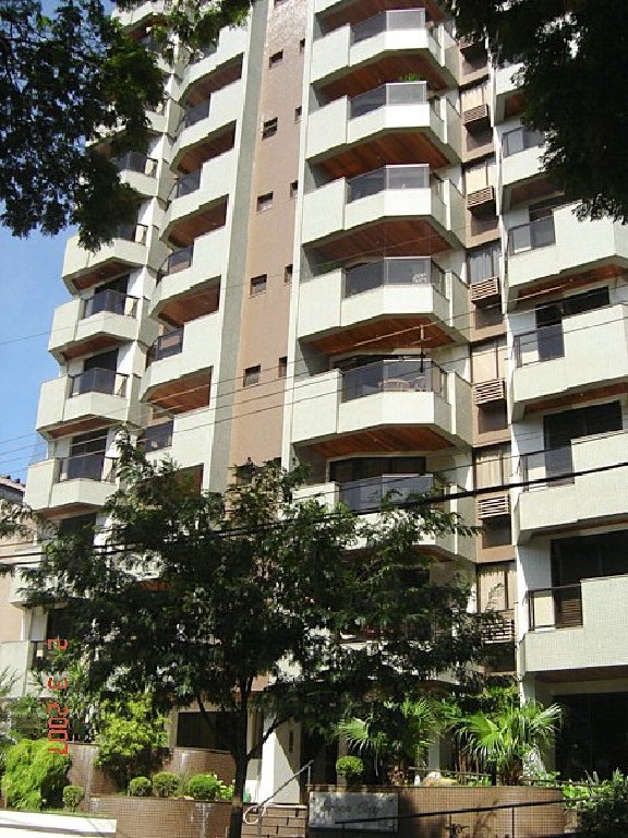 Apartamento para locacao no Zona 07 em Maringa com 244,7m² por R$ 2.900,00