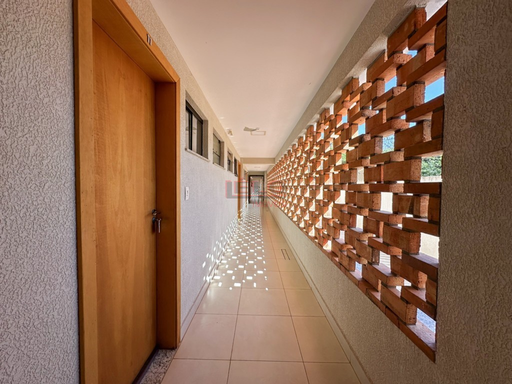 Apartamento para venda no Zona 07 em Maringa com 70,71m² por R$ 220.000,00