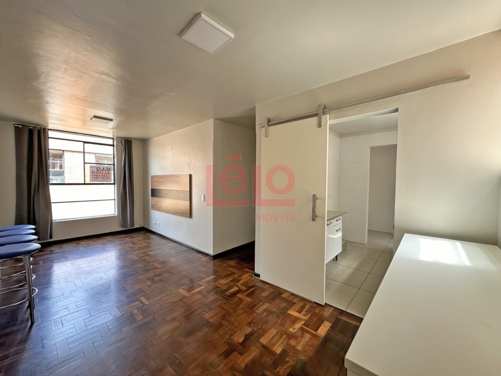 Apartamento para locacao no Zona 07 em Maringa com 80,77m² por R$ 1.400,00