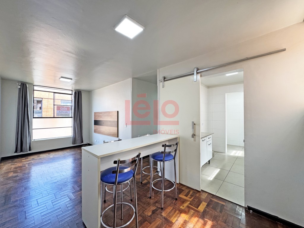 Apartamento para locacao no Zona 07 em Maringa com 80,77m² por R$ 1.400,00