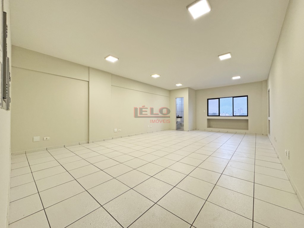 Sala Comercial para locacao no Zona 01 em Maringa com 56,69m² por R$ 1.350,00
