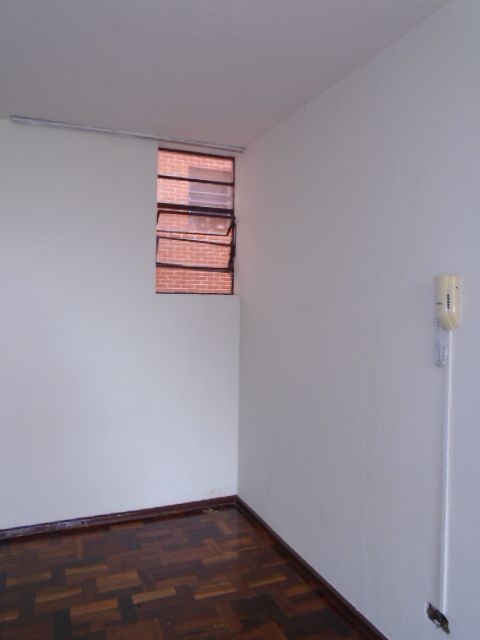 Apartamento para locacao no Zona 07 em Maringa com 80,77m² por R$ 1.200,00