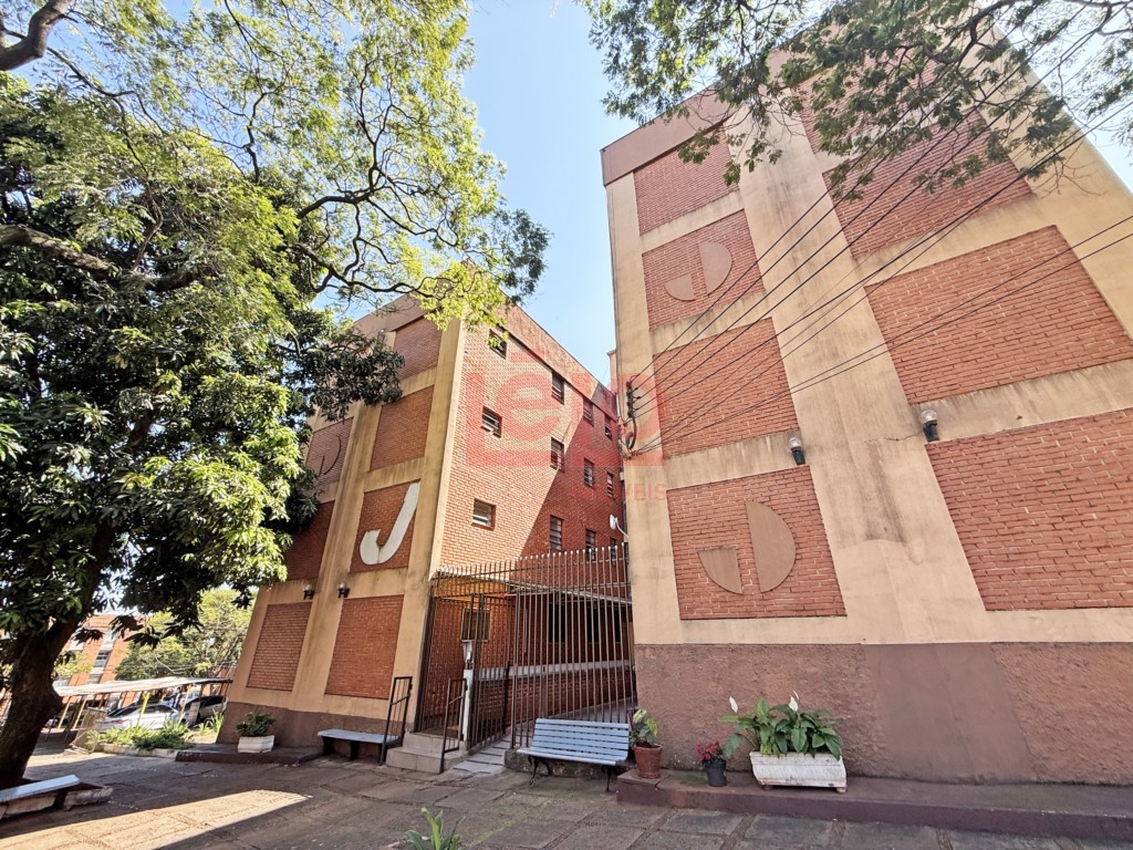 Apartamento para locacao no Zona 07 em Maringa com 80,77m² por R$ 1.200,00
