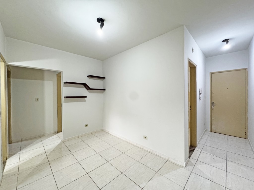 Apartamento para locacao no Zona 07 em Maringa com 69,76m² por R$ 1.400,00