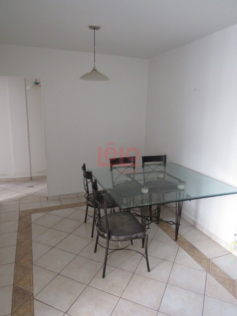 Apartamento para locacao no Zona 07 em Maringa com 116,53m² por R$ 1.500,00