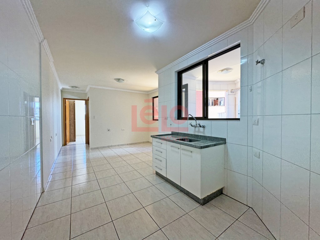 Apartamento para locacao no Zona 01 em Maringa com 92,57m² por R$ 1.800,00