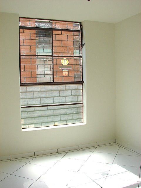 Apartamento para locacao no Zona 07 em Maringa com 80,77m² por R$ 1.100,00
