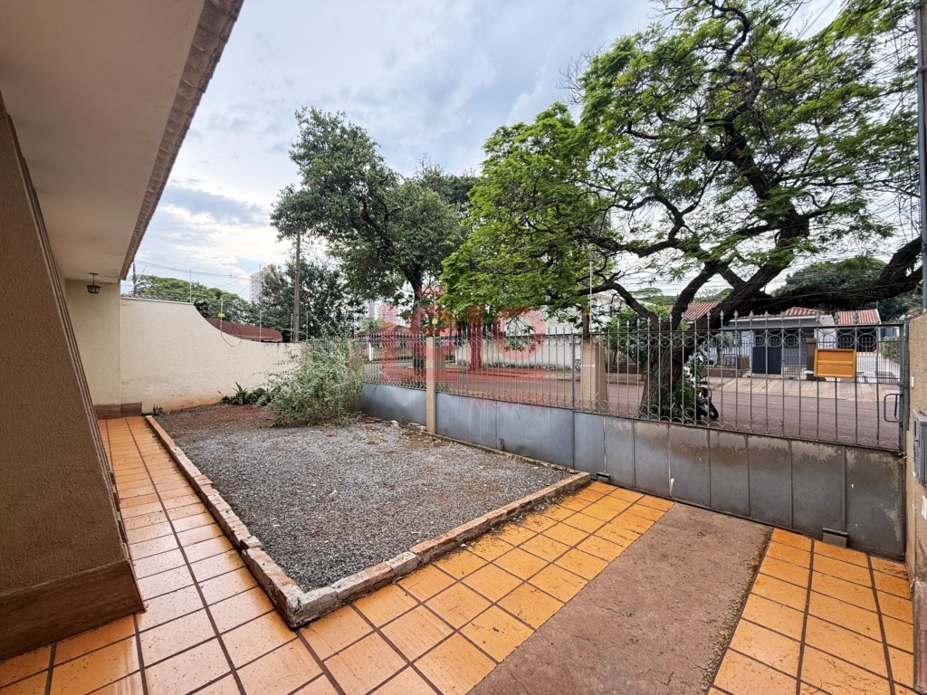 Casa Residencial para locacao no Zona 03 em Maringa com 102,7m² por R$ 2.200,00