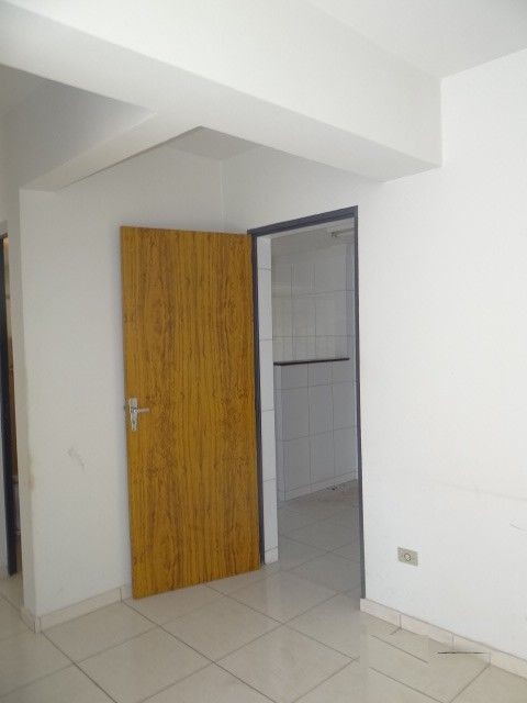 Apartamento para locacao no Zona 07 em Maringa com 103,54m² por R$ 1.300,00