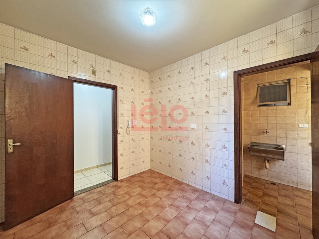 Apartamento para locacao no Zona 07 em Maringa com 103,07m² por R$ 1.600,00