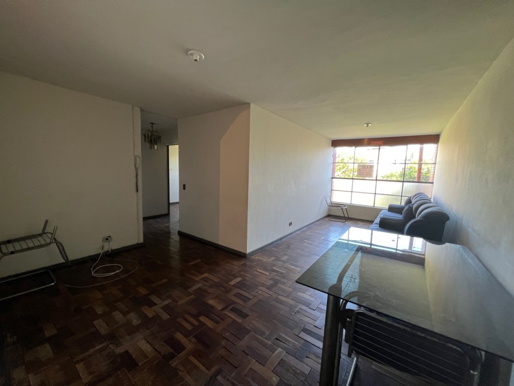 Apartamento para locacao no Zona 07 em Maringa com 89,64m² por R$ 1.400,00