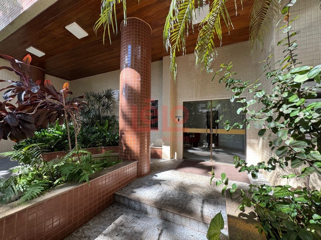 Apartamento para locacao no Zona 07 em Maringa com 115,69m² por R$ 1.500,00