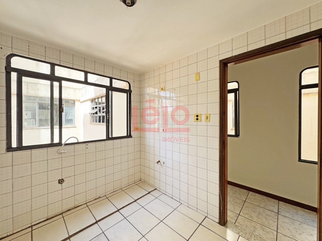 Apartamento para venda e locacao no Zona 07 em Maringa com 127,41m² por R$ 220.000,00 (venda) ou R$ 1.300,00 (locação)