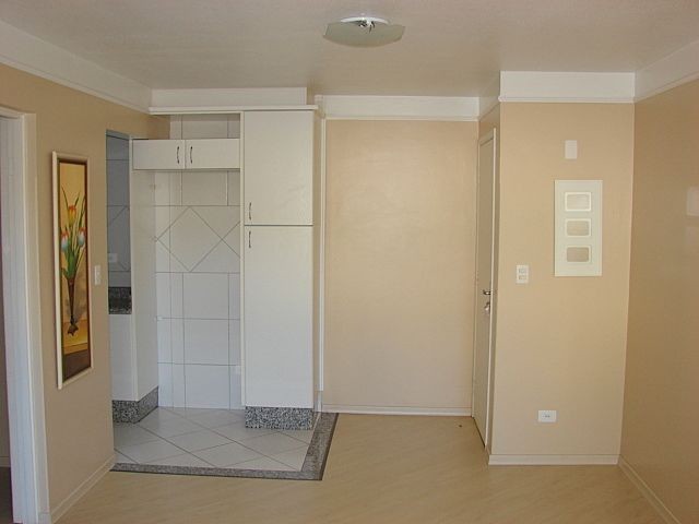 Apartamento para locacao no Zona 07 em Maringa com 78,14m² por R$ 1.100,00
