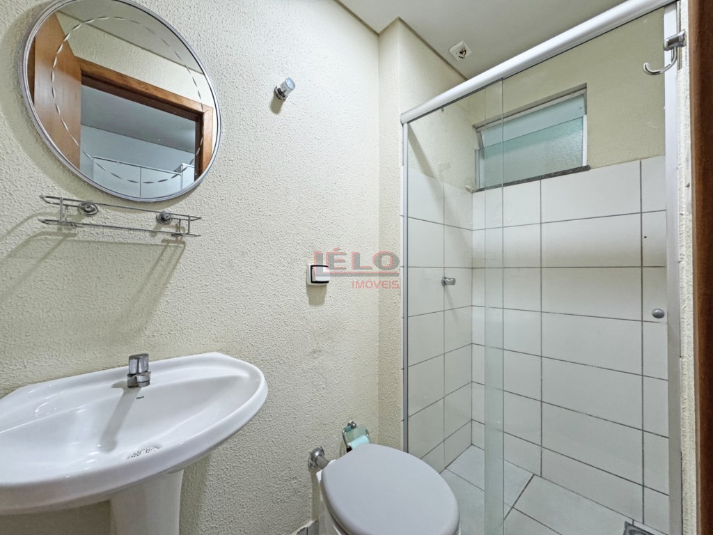 Apartamento para locacao no Novo Centro em Maringa com 60m² por R$ 1.350,00