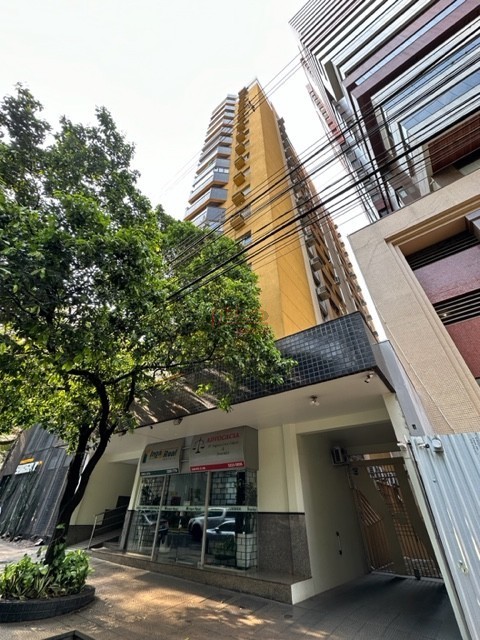 Apartamento para locacao no Zona 01 em Maringa com 173,96m² por R$ 2.500,00