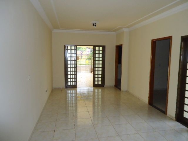 Casa Residencial para locacao no Jardim Santa Helena em Maringa com 99,72m² por R$ 2.200,00