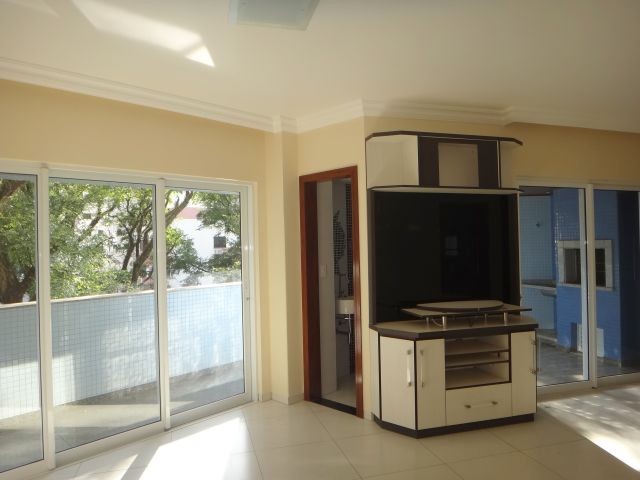 Apartamento para locacao no Zona 07 em Maringa com 220m² por R$ 3.800,00
