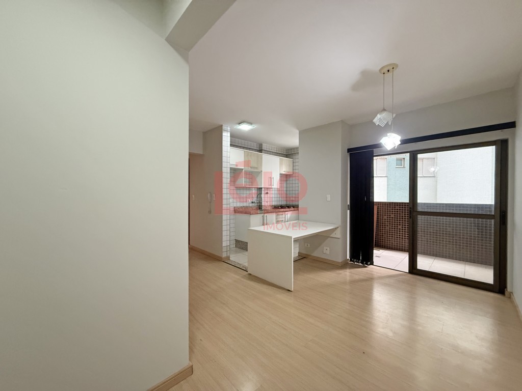 Apartamento para locacao no Novo Centro em Maringa com 87,41m² por R$ 2.000,00