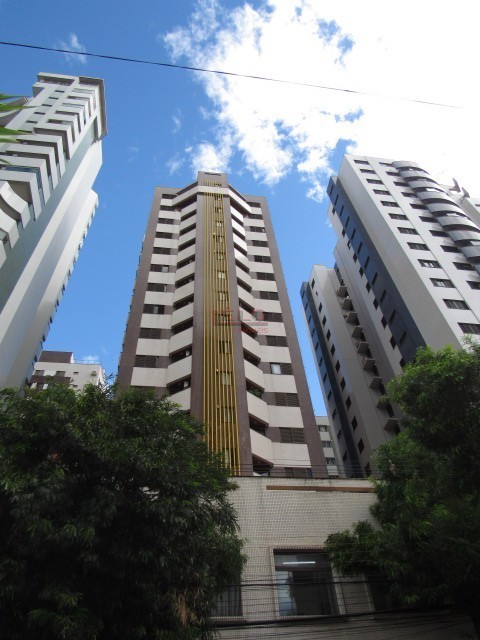 Apartamento para locacao no Novo Centro em Maringa com 87,41m² por R$ 1.950,00