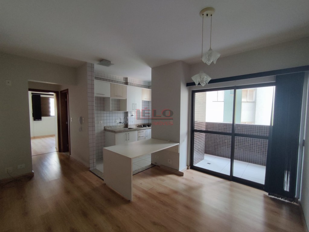 Apartamento para locacao no Novo Centro em Maringa com 87,41m² por R$ 1.950,00